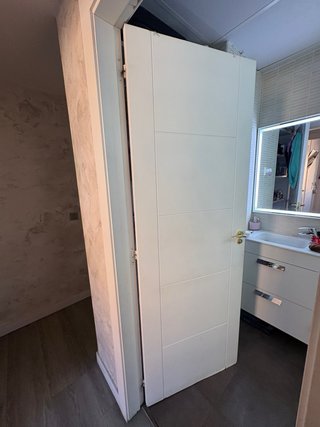 Puertas de interior macizas lacadas en blanco