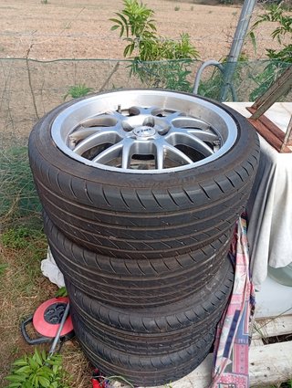 Llantas A3 18 pulgadas con gomas