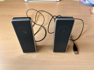 Altavoces Logitech para ordenador