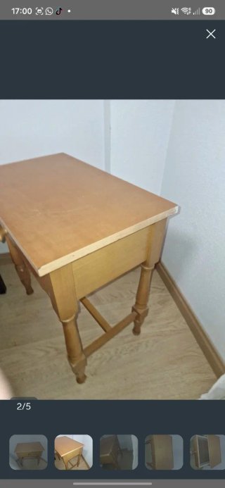 Mesita de noche de madera