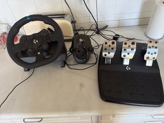 Logitech G923 Volante + Pedales + Palanca