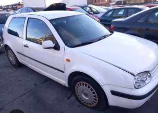 Despiece Volkswagen Golf 4 buen estado...