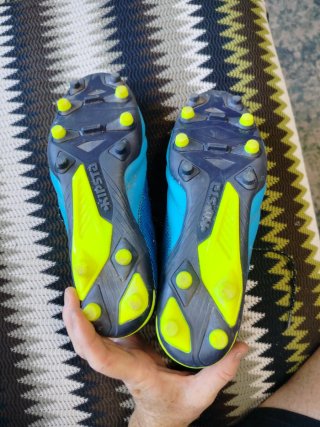 Botas de fútbol- rugby niño