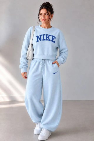 Conjunto Nike Beige Talla Única