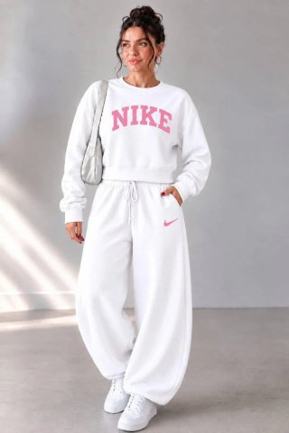 Conjunto Nike Beige Talla Única