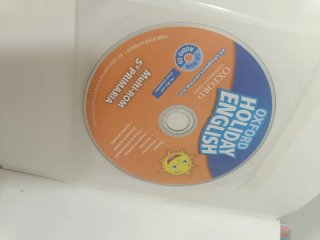 Holiday English 5.º Primaria. Student's Pack 3r...