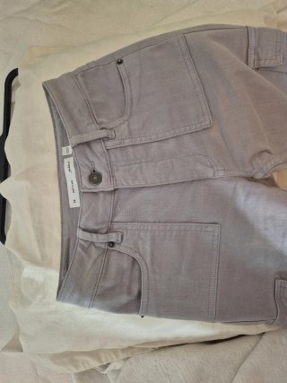 Pantalón cargo Subdued gris