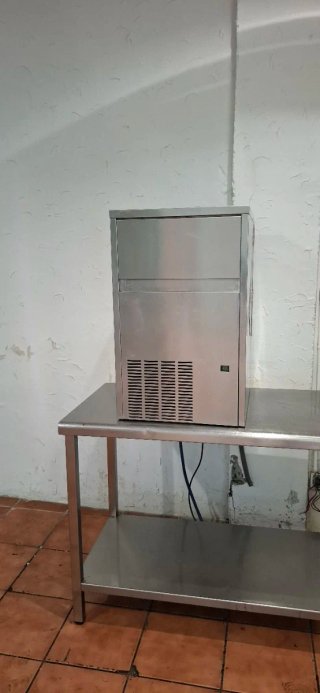 Máquina de hielo de 48 kg  de acero inoxidable