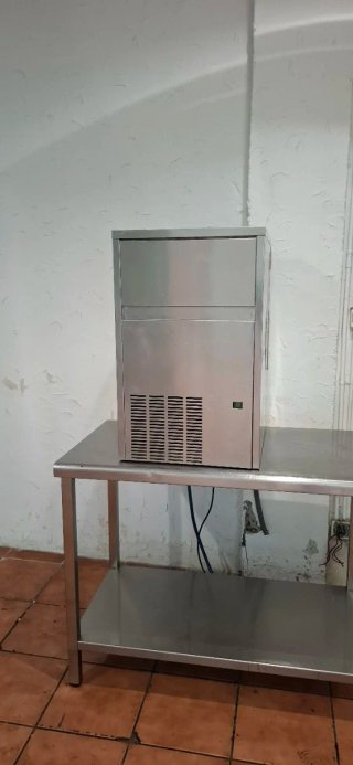 Máquina de hielo de 48 kg  de acero inoxidable