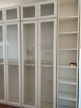 Librería Estantería Blanca con Puertas de Cristal