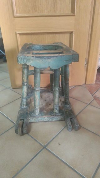 Tacatá de madera antiguo