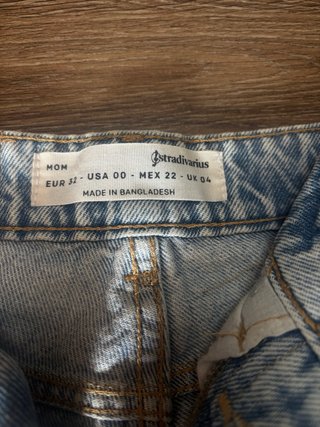 Pantalón tejano Stradivarius T.32