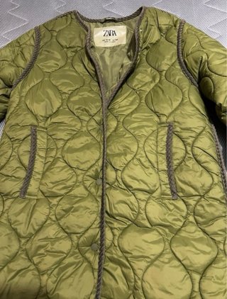 Chaqueta Zara acolchada verde