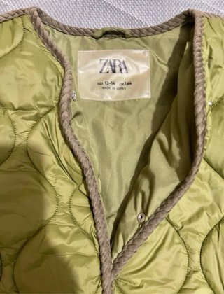 Chaqueta Zara acolchada verde