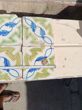 Azulejos antiguos pintados a mano