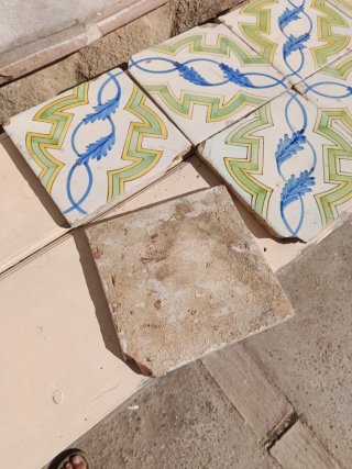Azulejos antiguos pintados a mano