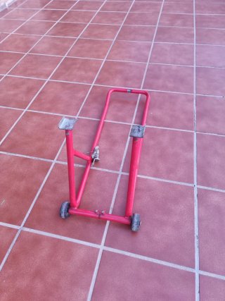 Caballete moto rojo