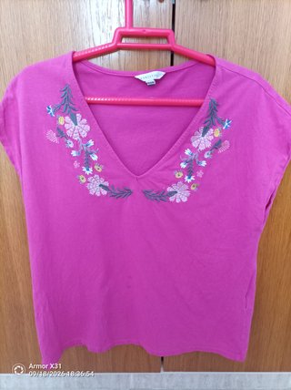 Camiseta Cortefiel bordada floral XL