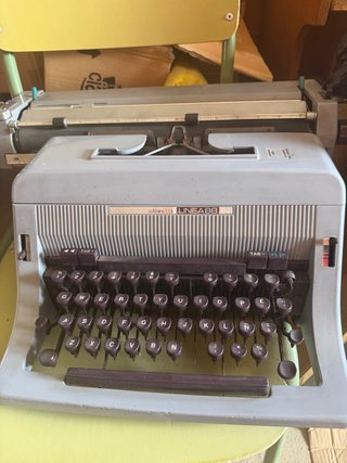 Máquina de escribir Olivetti Linea 88