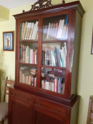 Mueble de caoba antiguo para salón