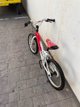 Bicicleta Monty BMX Infantil Roja y Blanca