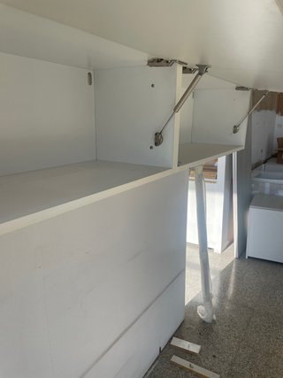 Mueble de pared blanco