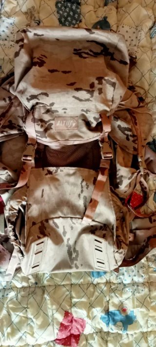 Mochila Altus Militar Árida pocas veces usada.