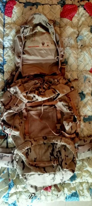 Mochila Altus Militar Árida pocas veces usada.