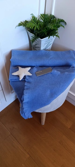 Bufanda azul Parfois con estrella decorativa