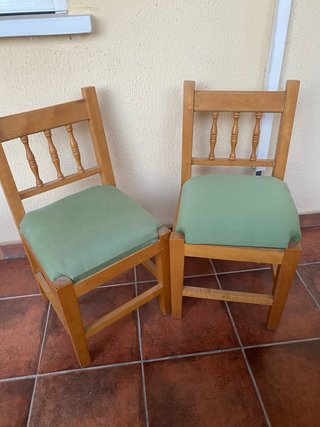 Sillas de madera para niños