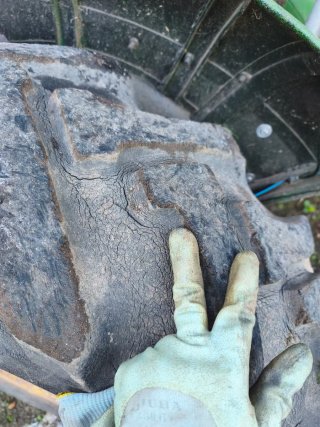 Ruedas 13.6 R28