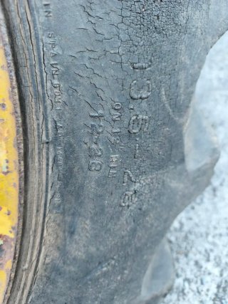 Ruedas 13.6 R28