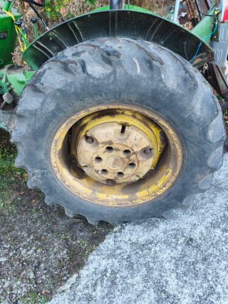 Ruedas 13.6 R28