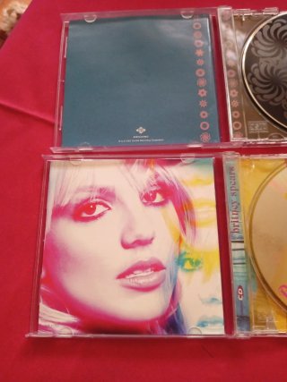 Lote 2 CDs Britney Spears: In The Zone, Britney