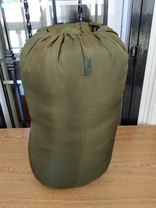 MOCHILA & SACO DORMIR MARCA ALTUS VERDES BOSCOSOS.