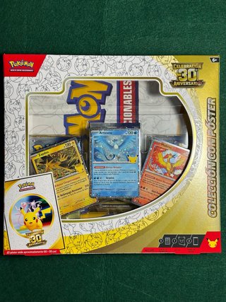 Pokémon 30 Aniversario Póster Articuno Zapdos y M