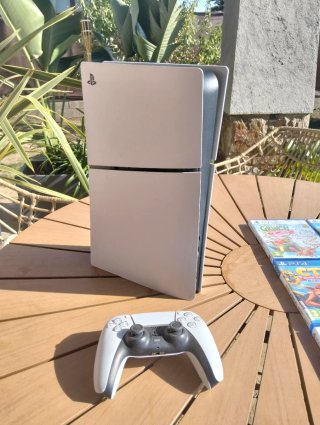 Consola PS5 + 8 Juegos