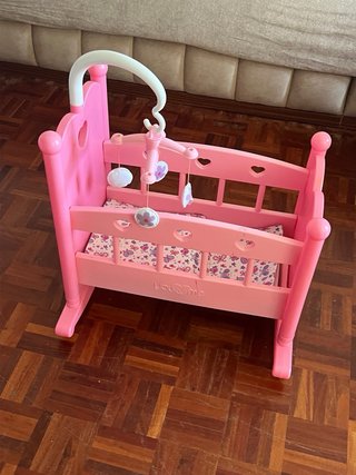 Cuna Mecedora para Muñecas con Móvil