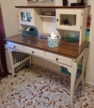 Escritorio blanco madera maciza con cristal