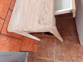 Escritorio de madera natural