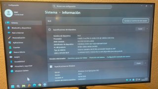 Mini PC NUC i5 con 8GB e 256GB di archiviazione