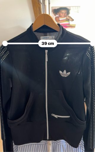 Chaqueta Adidas Negra con Tachuelas