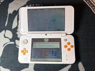 Nintendo 2DS XL Blanca y Naranja
