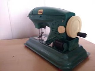 Máquina de coser de juguete Eureka