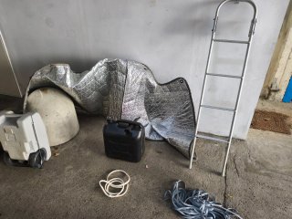 Accessori Camper: Telo termico, taniche