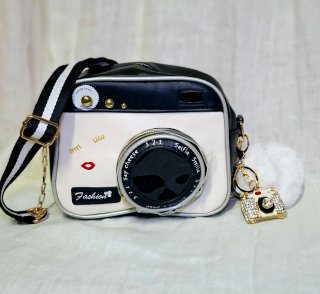 Borsa tracolla a forma di macchina fotografica
