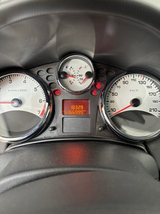 Peugeot 207 2012