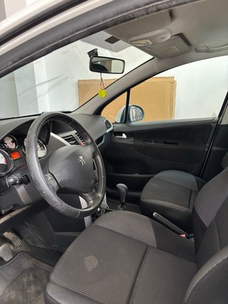 Peugeot 207 2012