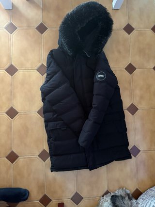 Abrigo Supply & Demand Negro