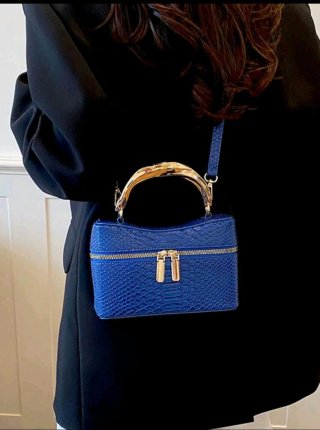 Borsa quadrata effetto pitone blu